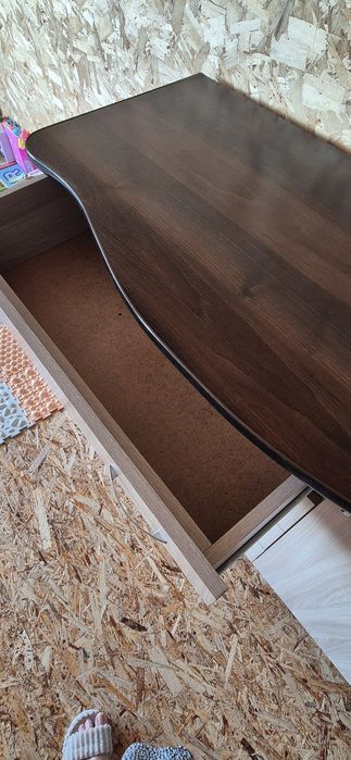 Комод изготовлен из ЛДСП