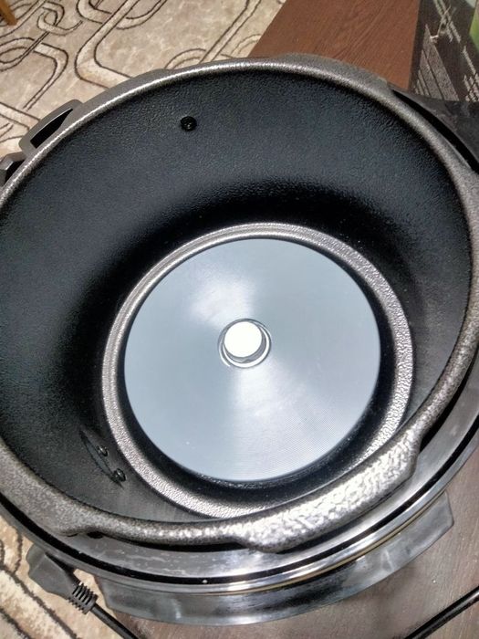 Продается новая мультиварка.