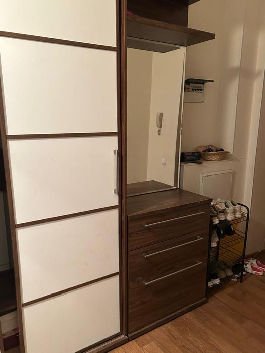 Продам шкаф с заркалом