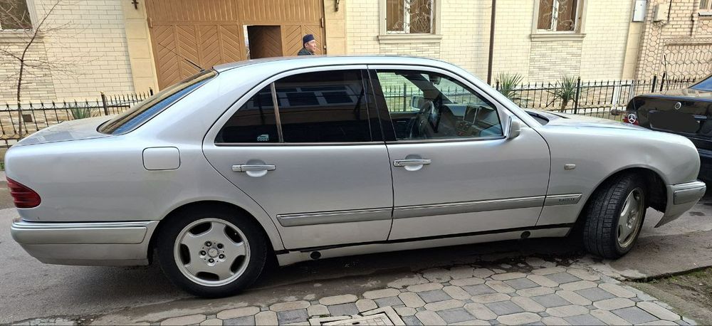 Mersedes bens  W 210 srochno