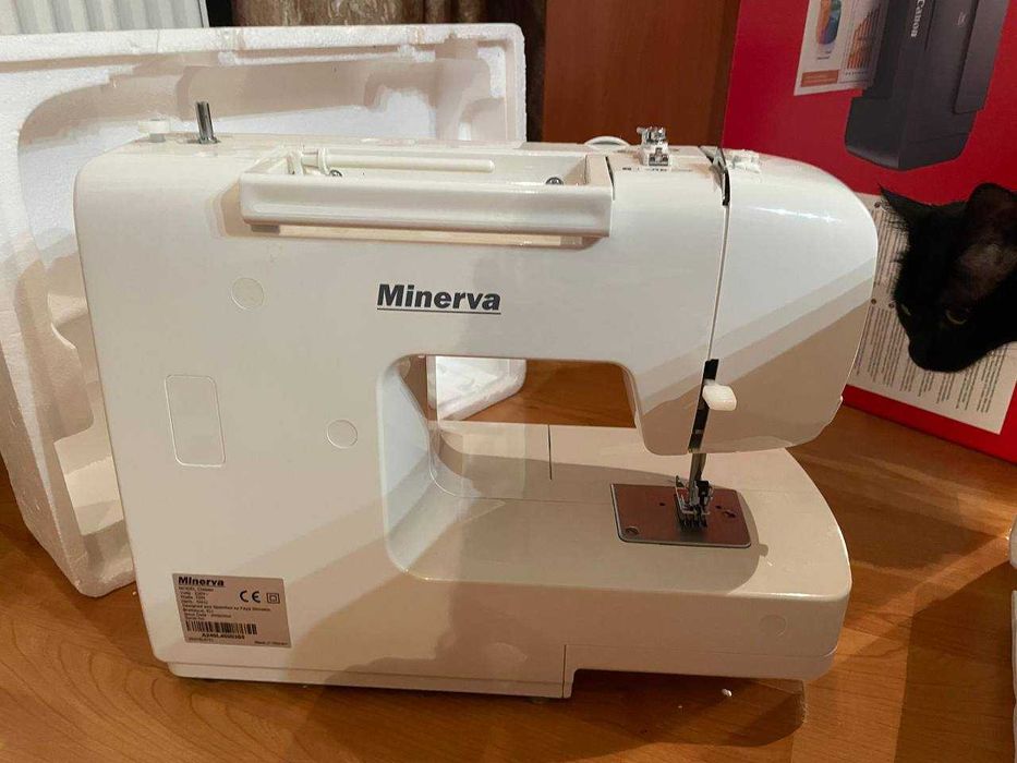 masina de cusut MINERVA