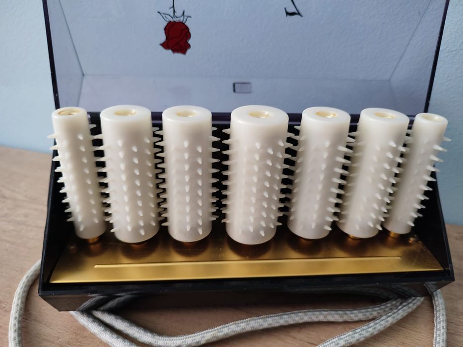 Vând bigudiuri electrice.