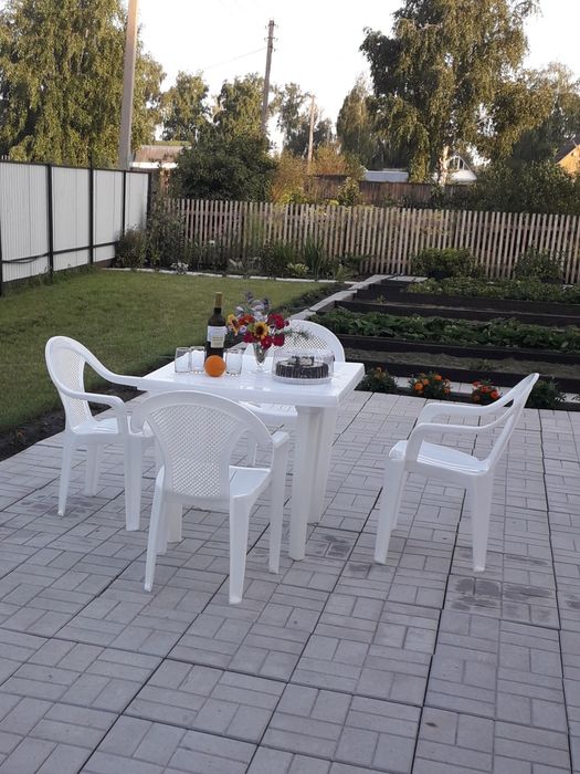 Пластиковая мебель для дачи, кафе