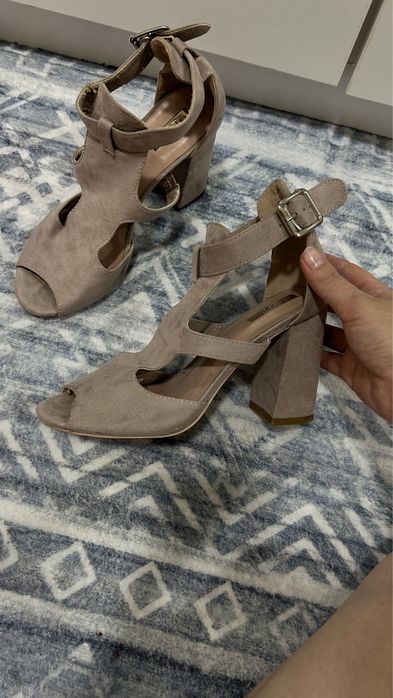 Продам б/у туфли 37 размера