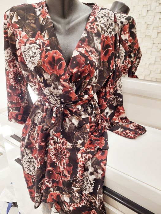 Много красива рокля