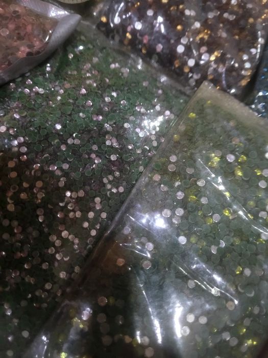 Термо стразы разноцветные