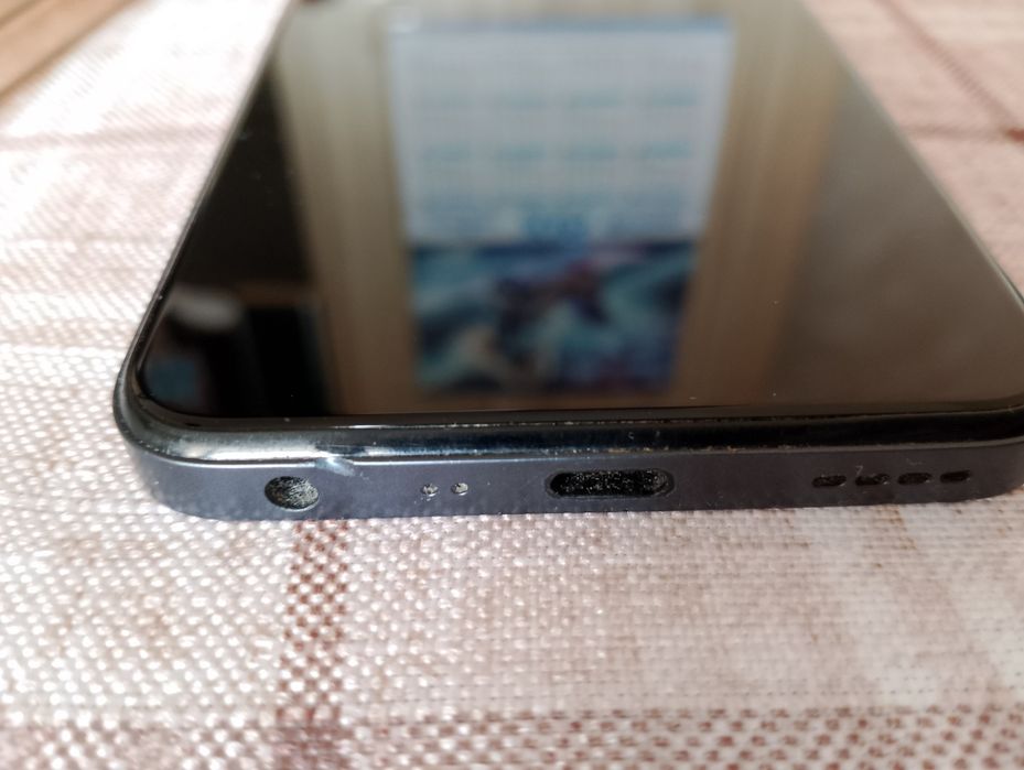 Продавам телефон Realme C35