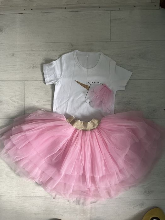 Продам на девочку новую футболку с юбкой