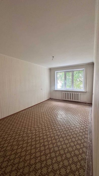 Продам 5-ти комн кв. район Вектора.