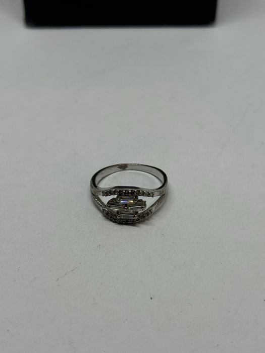 сребърен дамски пръстен 2.43гр 925