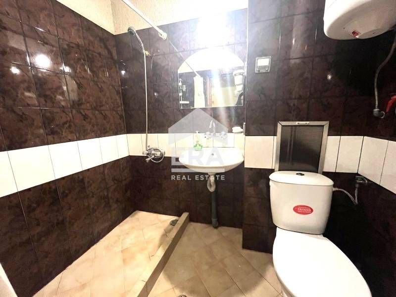 Тристаен апартамент в кв. Редута, София