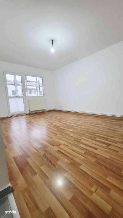Apartament 3 camere decomandate zona Narcisa str Republicii nr 15