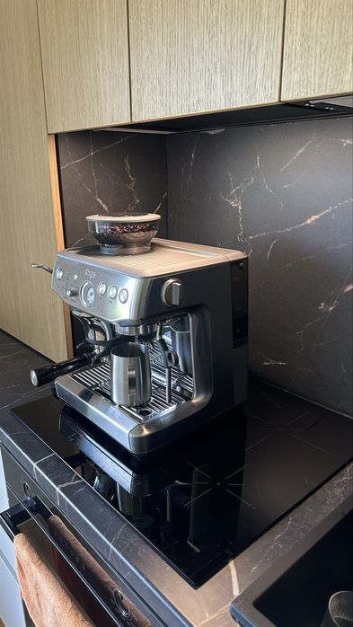 Sage Barista Express Impress - impecabil, gata de utilizare