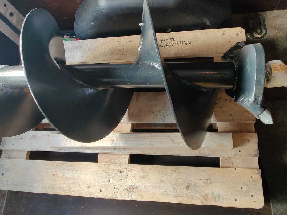 Burghiu pamant pentru teren stancos 600mm prindere rotunda 65mm