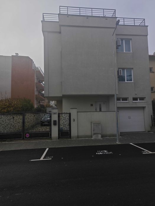 Еднофамилна жилищна сграда Приморско