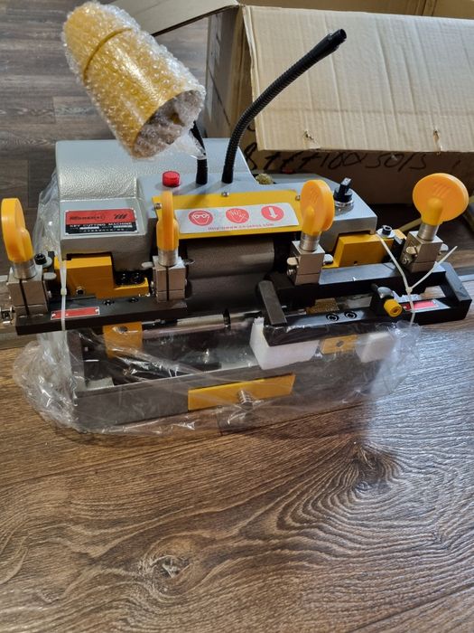 Продам станок для изготовления ключей