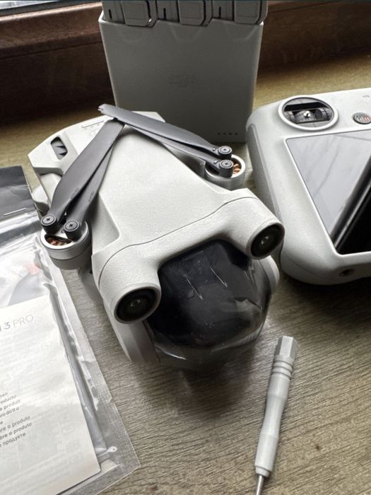 DJI mini 3 pro + DJI RC + Fly more combo plus