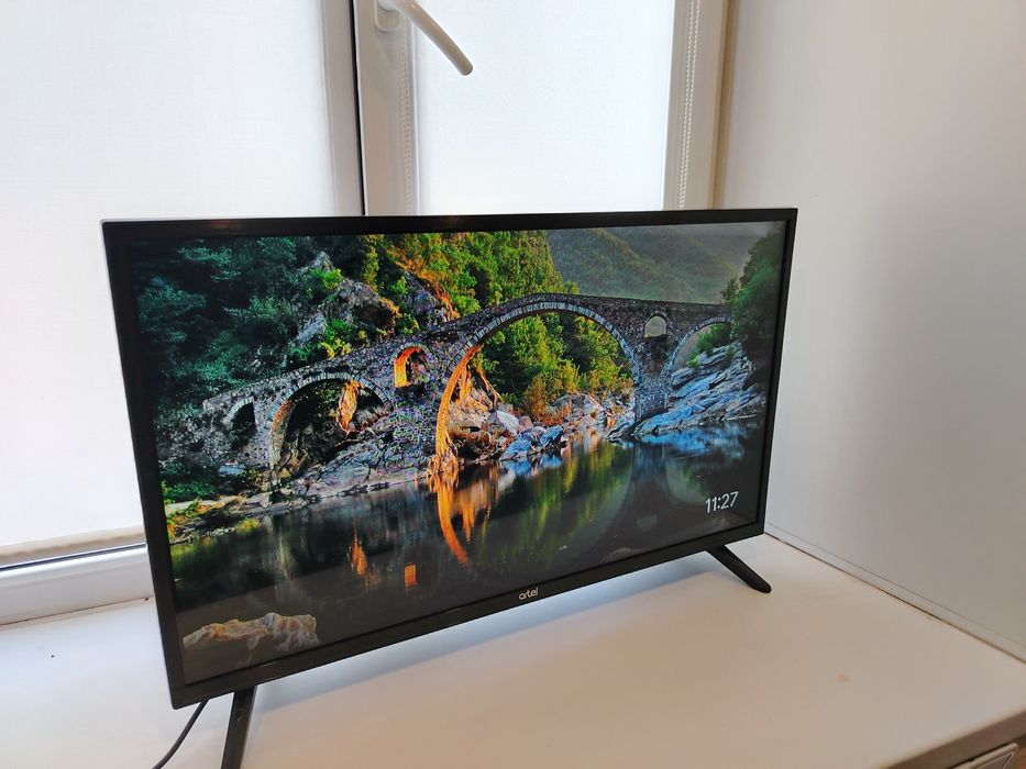 Продам телевизор смарт 81 см