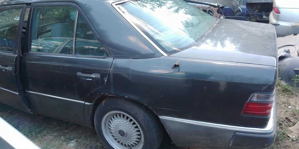Мерцедес 124 260Е на части