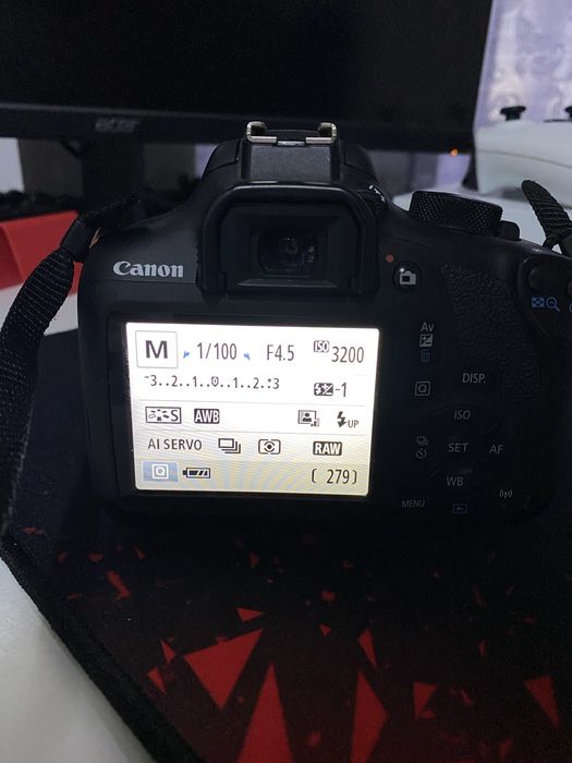 Canon 1300d kit + 55-250mm IS ii
