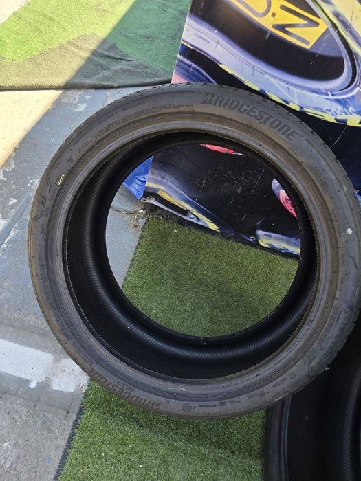 Set 245.40.21  275.35.21 bridgestone