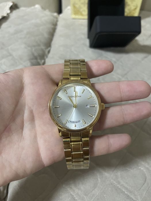 Продам новые часы наручные