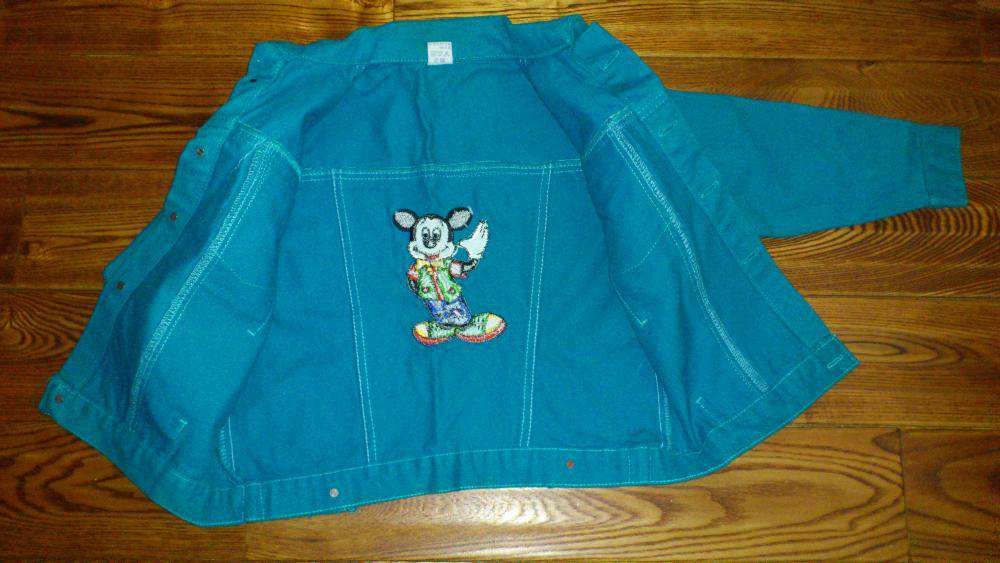 Продам куртку джинсовую