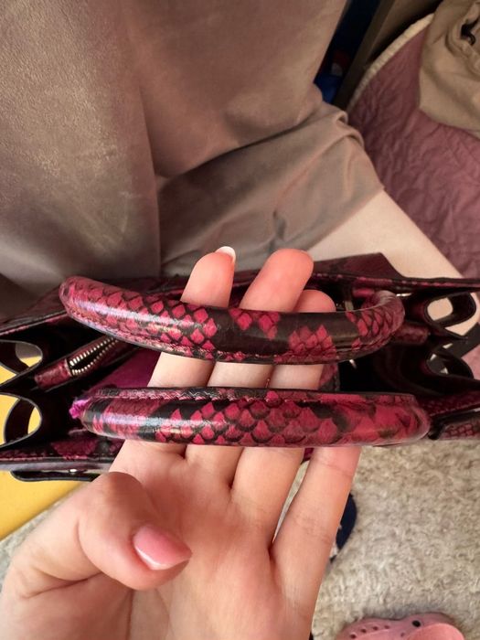 Дамска чанта Guess