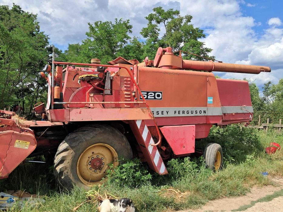 Vand combina agricola Massey Ferguson 520 cu 4200 euro