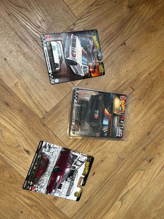 Hot Wheels Premium Mercedes-Benz E 36 AMG комплект