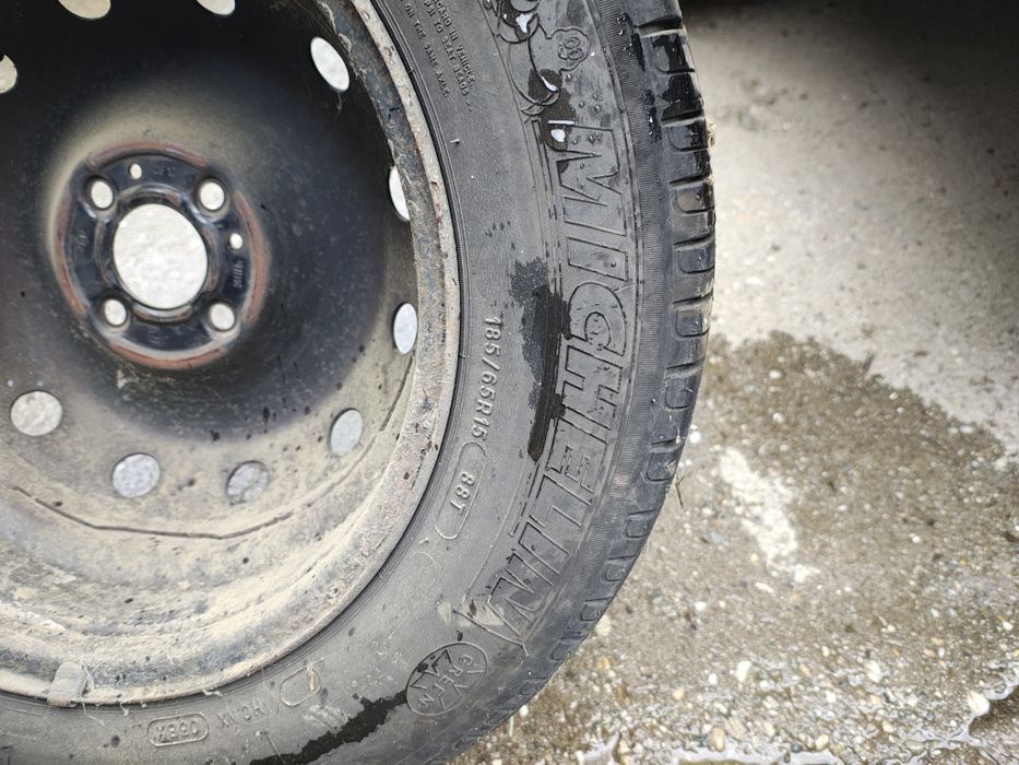 Vând set 4 roti vara pentru Logan 185/65 R15