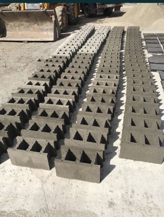 Boltari , casete pentru stalpi, palarii, coame