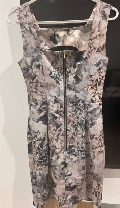 Красива рокля H&M