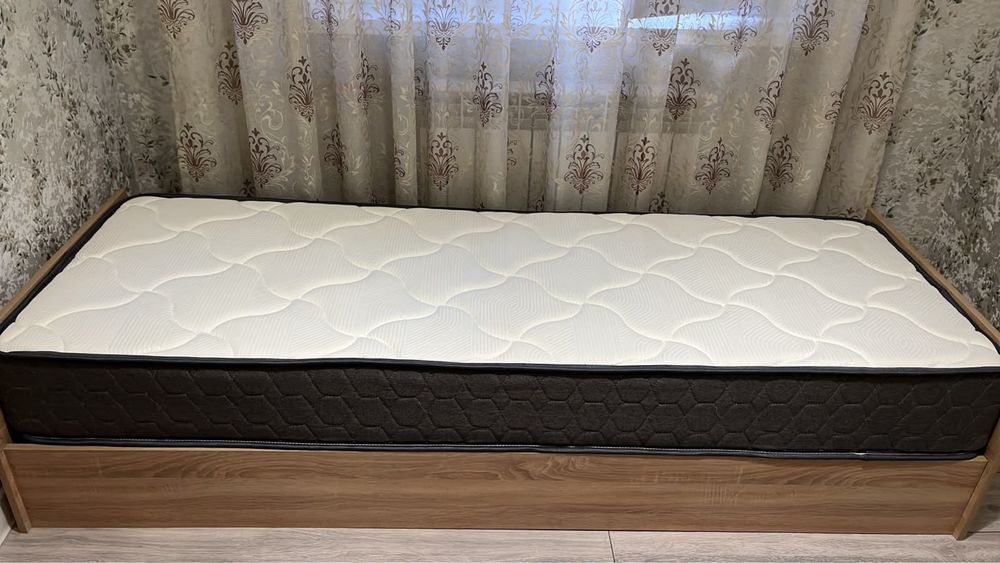 Продам кровати с матрасом