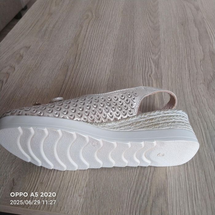 Летние босоножки