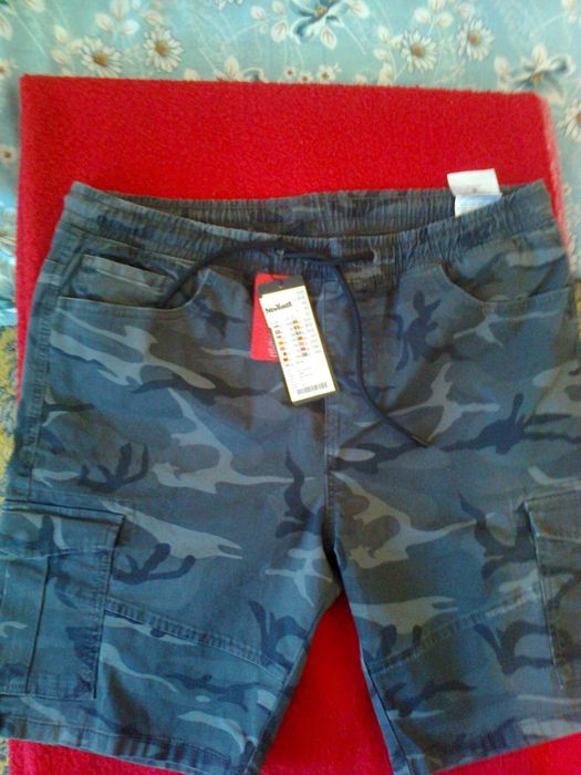 Pantaloni noi scurti army