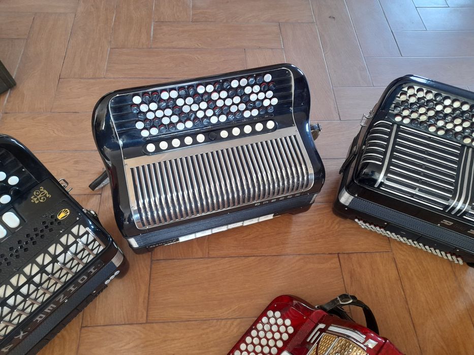 Acordeon/Armonica/Harmonica  cu butoane