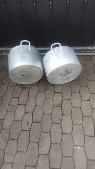 Продам кастрюли б,/у без крышек