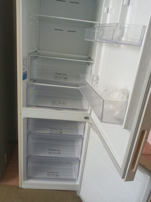 Продаётся холодилник самсунг