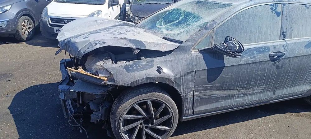Dezmembrari / Dezmembrez VW Golf 7 1.2 CYVA cutie viteze manuala 5 trepte cod culoare LI7F
