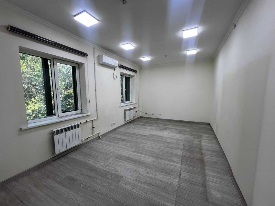 Сдаются офисы в БИЗНЕС-ЦЕНТРЕ на Шота Руставели|  415 и 550 м² (55)