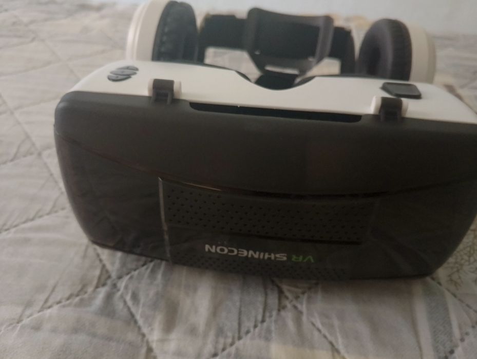 Продаю Виар очки.