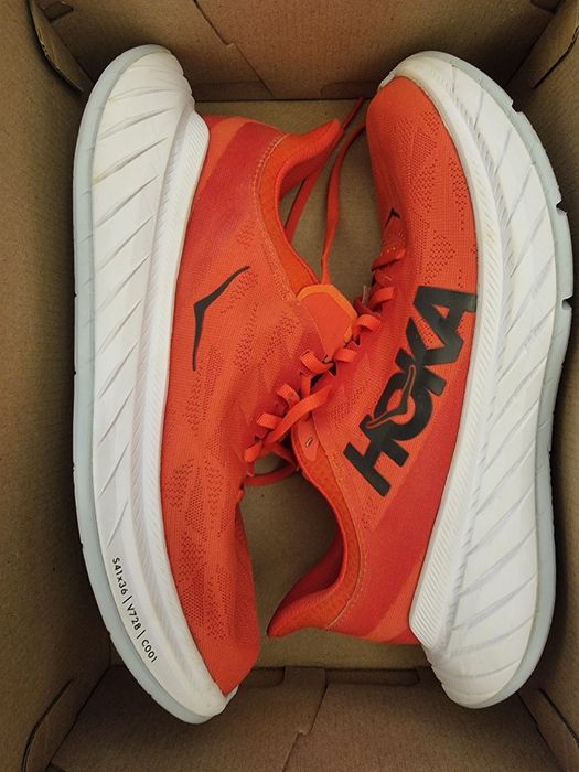 Vând hoka carbon x2