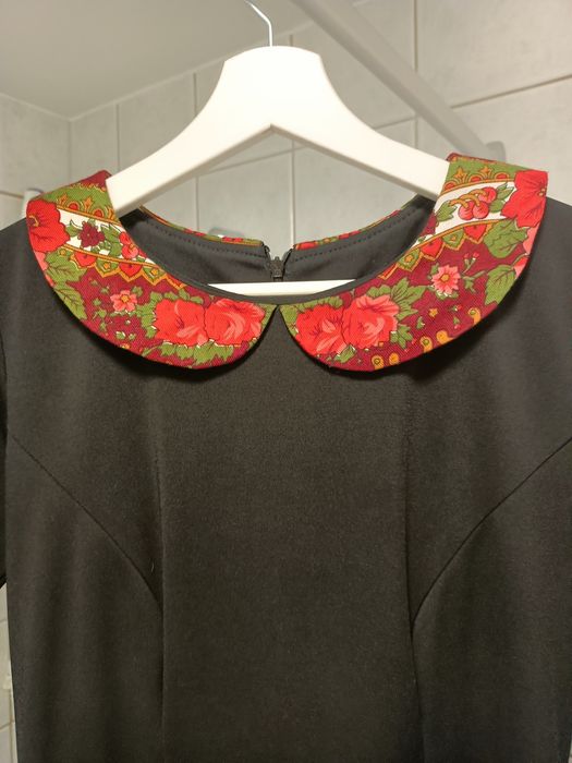 Rochie eleganta cloș cu guler și cordon tradițional