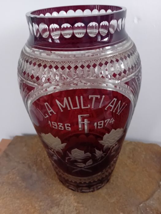 Vază rubin hand made.