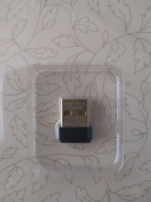 Монитор, клавиатура, USB адаптер, провода