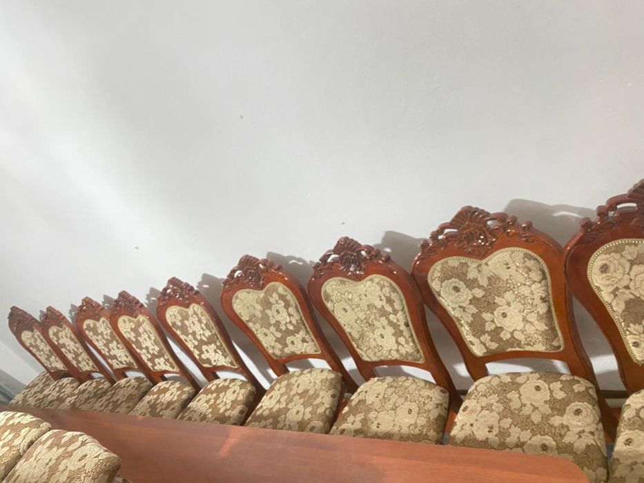 Стол,стулия для зала