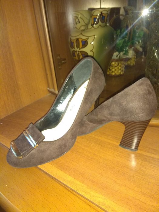 Женские туфли из натуральной замши