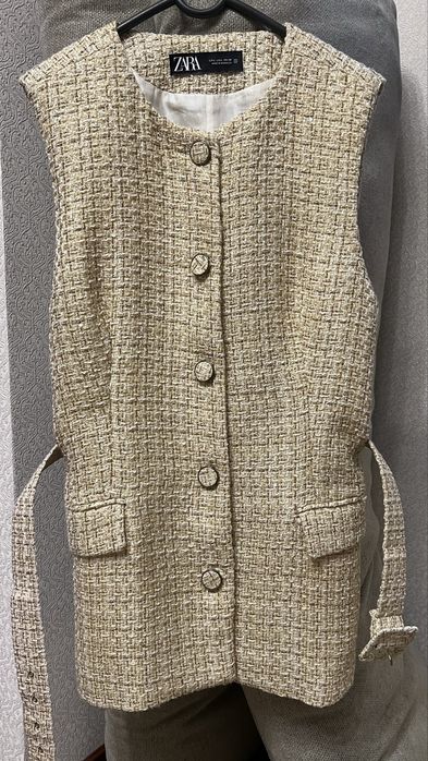 Жилетка от ZARA в новом состоянии