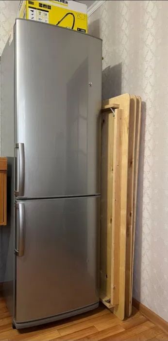 Продам рабочий холодильник LG и беко